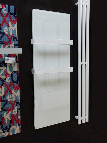 Дизайн-радиатор Varmann Solido Glass из закаленного стекла выбор цвета
