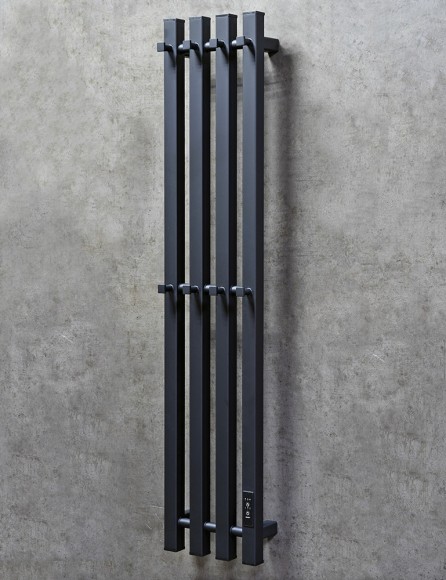 Черный электрический полотенцесушитель Primoclima Sol Q E Black 210 мм 4 сек с крючками (выбор размера)