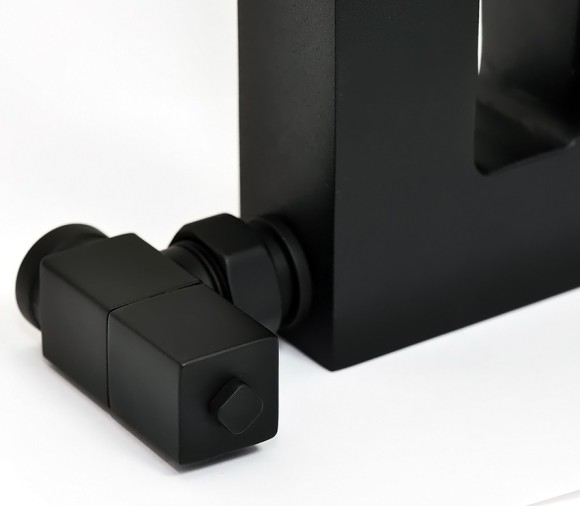 Комплект угловой "All In One" Royal Thermo 1/2 с ручной регулировкой CUBE (цвет черный) Комплект угловой "All In One" Royal Thermo 1/2 с ручной регулировкой CUBE (цвет черный)