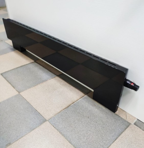 Varmann GlassKon напольный (глубина 80мм.высота 550 мм.) горизонтальный дизайн-конвектор с лицевой панелью из стекла