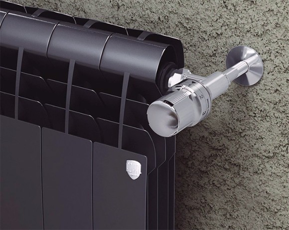 Биметаллический дизайн-радиатор, Royal Thermo BiLiner 500, цвет Noir Sable 2200, цвет черный металлик, фото в интерьере